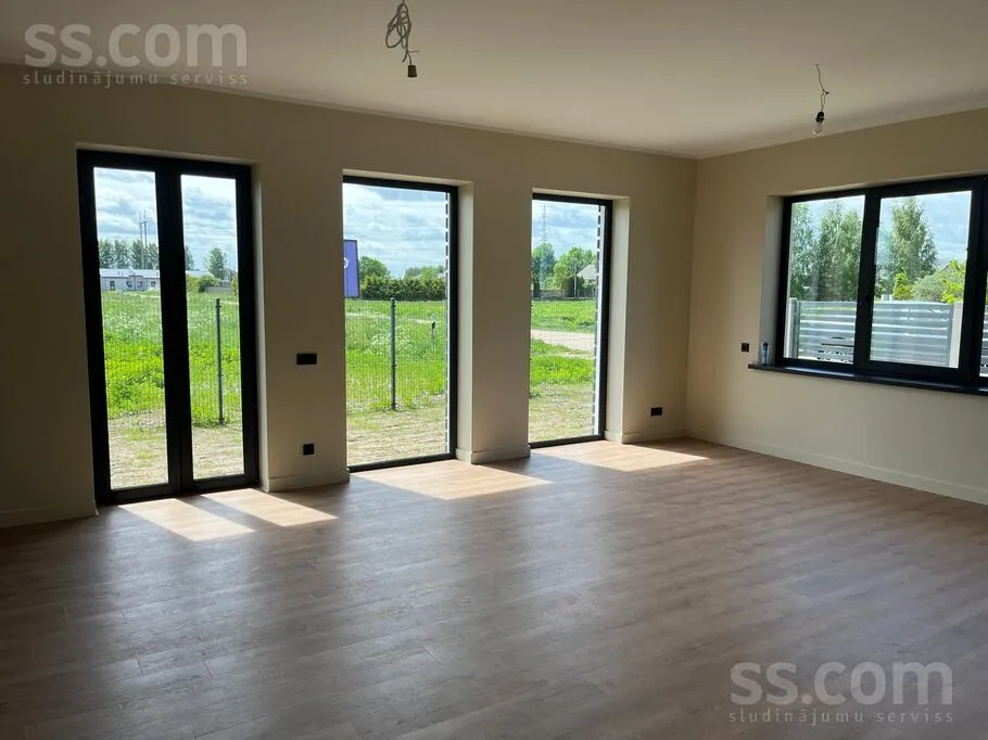 Soggiorno - Modern House with Garage in Mārupe