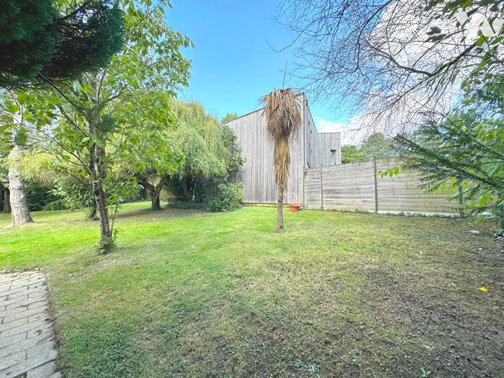 Aed - Buildable Plot with West Exposure in Rennes