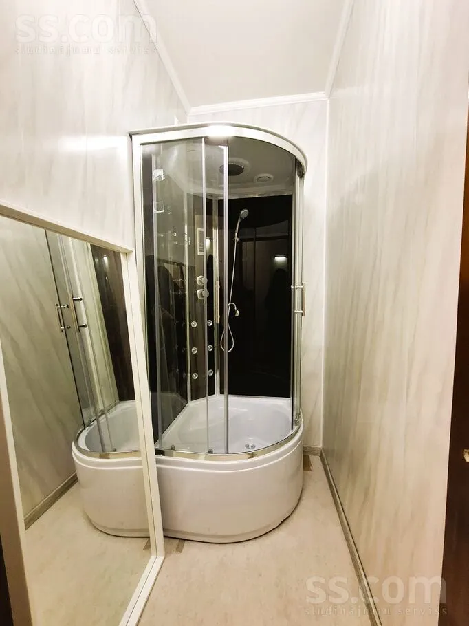 Salles de bain - Spacious 3-Bedroom Apartment in Quiet Centre, Riga