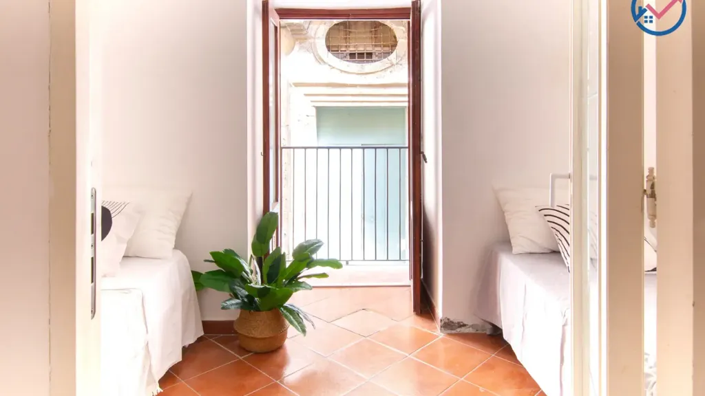 Hallway - Trilocale with Private Garage in Palermo