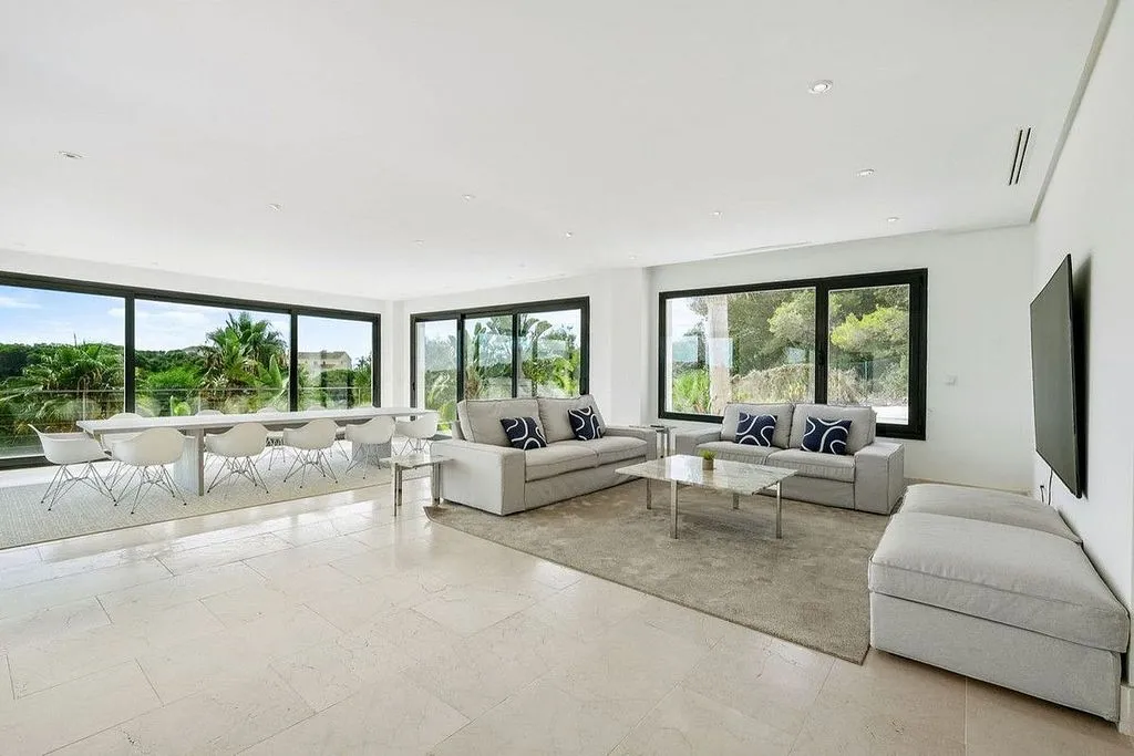 Living Room - Chalet with Pool and Terrace in Sotogrande