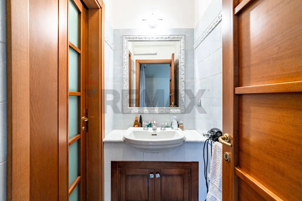 Salles de bain - Villa with Terrace in Paderno Dugnano