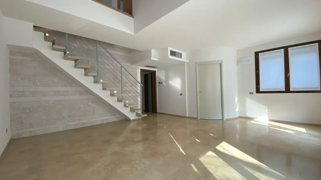 Séjour - Triplex in Villa with Terraces in Treviolo