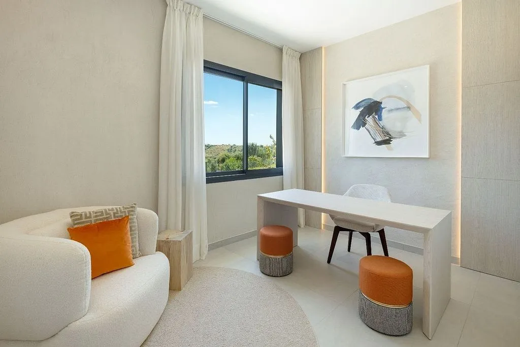 Office - Penthouse with Pool in Marbella