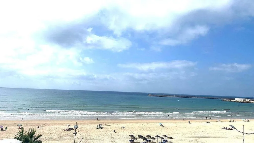 First-Floor Flat with Terrace in Barbate
