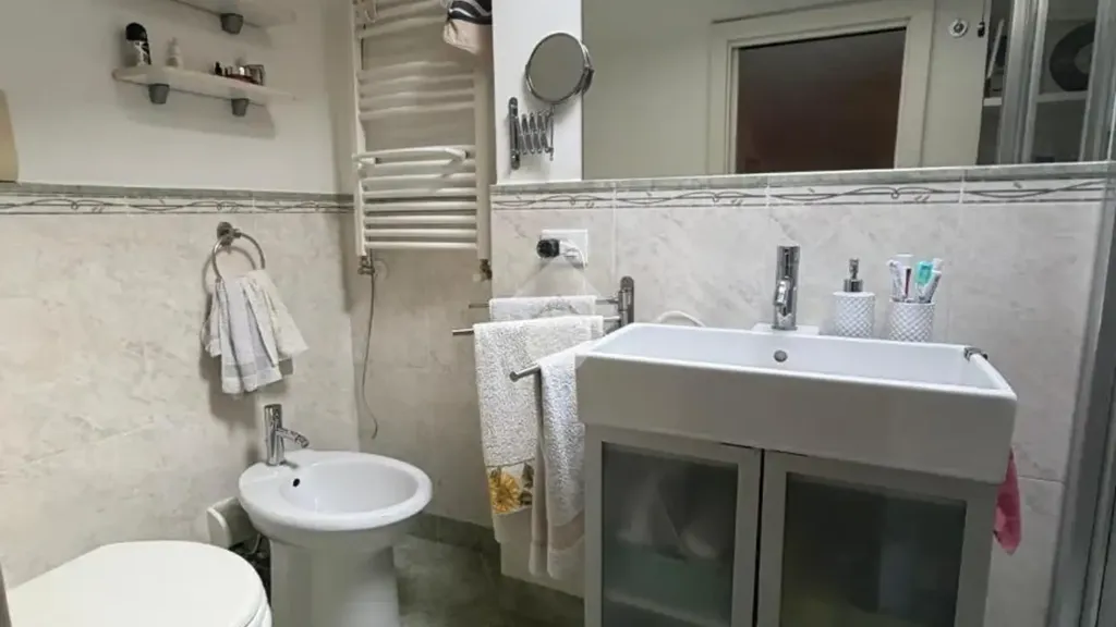 Salles de bain - Modern Apartment with Balcony in Palermo
