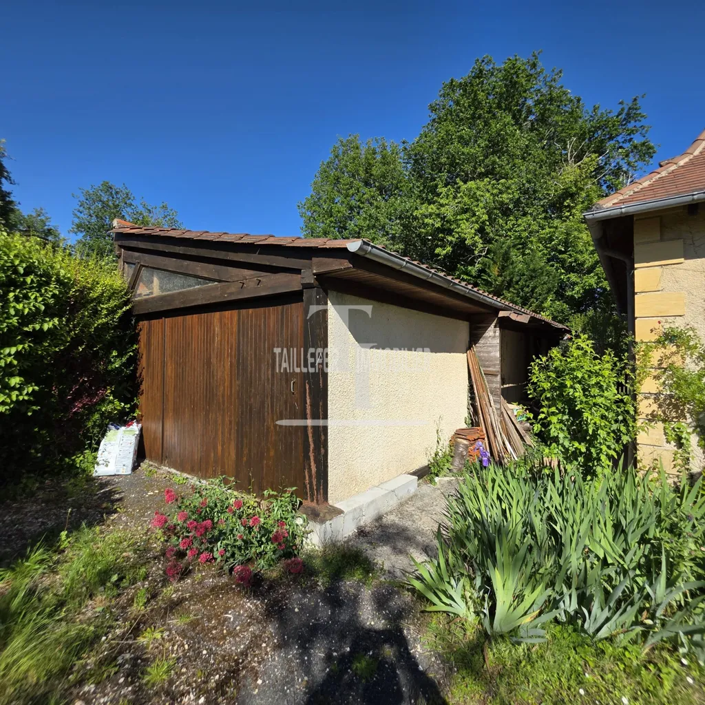 Jardin - Maison avec Piscine dans un Environnement Calme à Boulazac