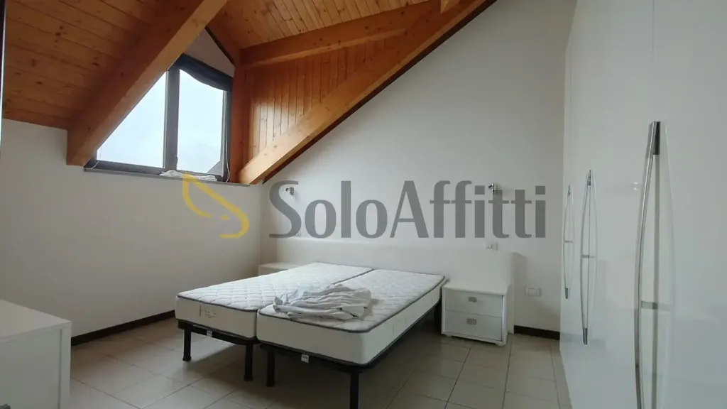 Magamistoad - Mansarded Triplex with Balcony in Gallarate