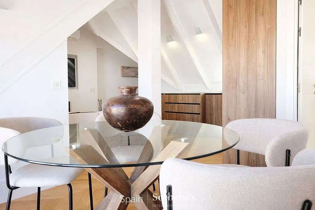 Dining Room - Contemporary Flat with Terrace in Salamanca