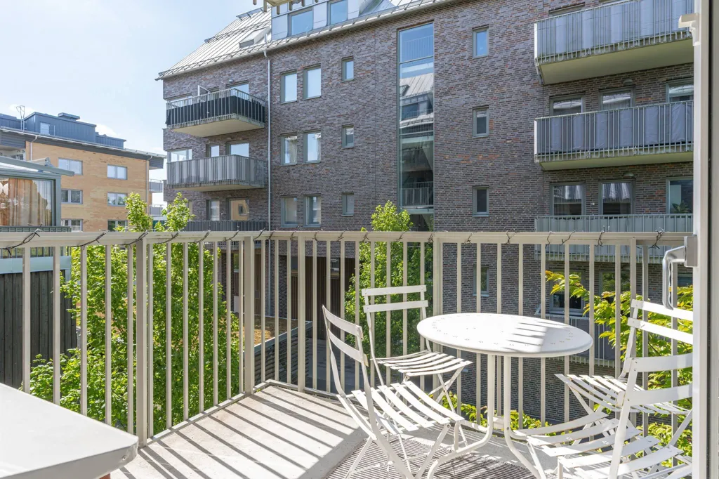 Balcon - Modern Flat with Balcony in Södra Ladugårdsängen