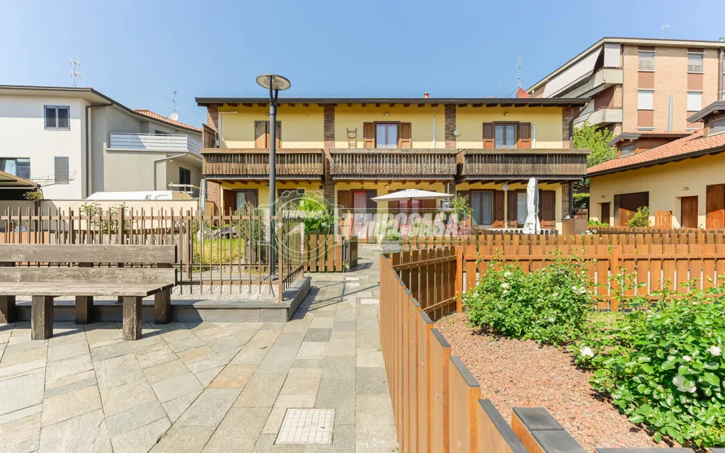 Terrass - Terraced Villa with Private Garden in Levate