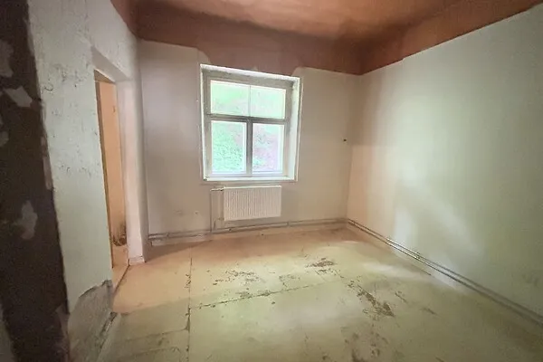 Pièces - Historic Flat with Central Heating in Tartu City Centre