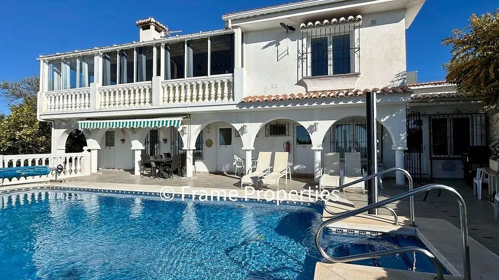 Piscine - Luxury Villa with Sea Views in Mijas