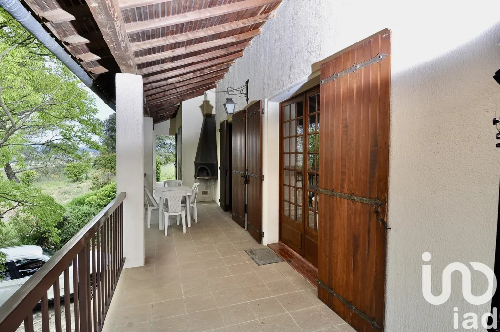 Terrasse - Maison traditionnelle avec vue panoramique et piscine à Alès