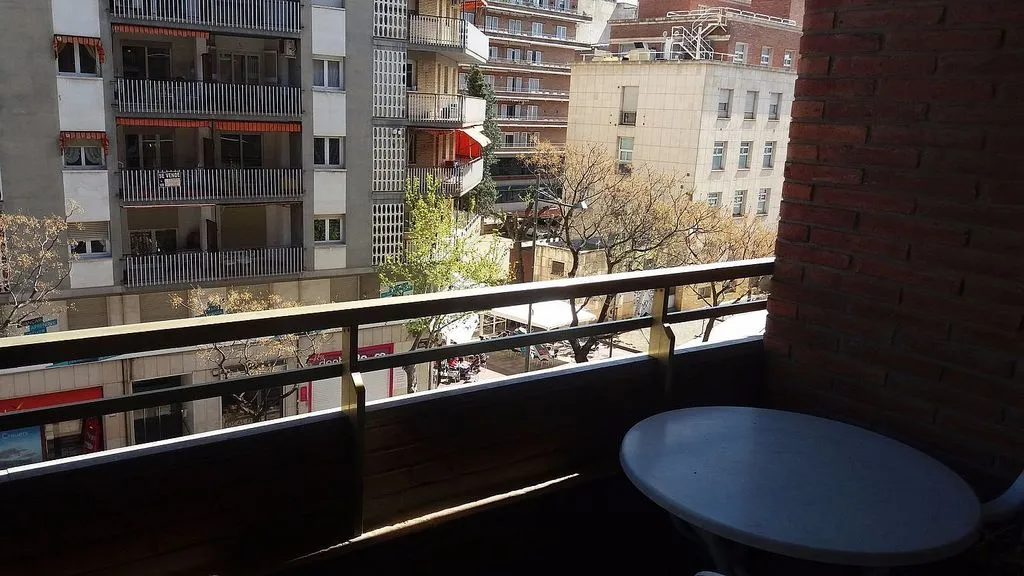 Rõdu - 1-Bedroom Apartment with Terrace in Montcada
