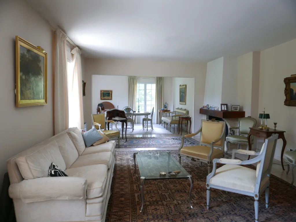 Elutuba - Spacious House with Pool in Saint-Astier