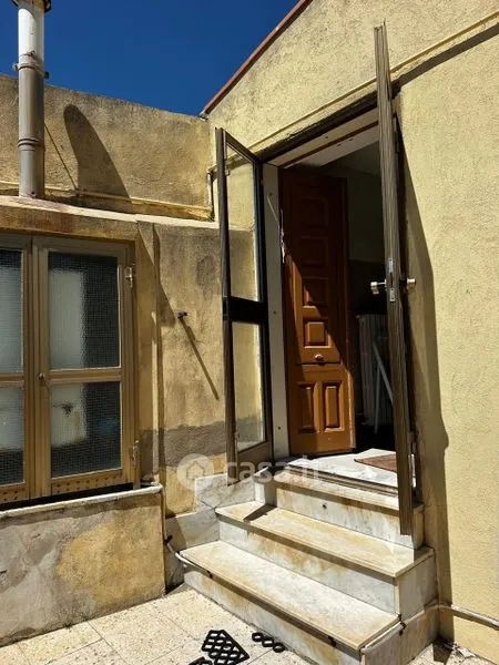 Aed - Rustic Villa with Garden in Aidone