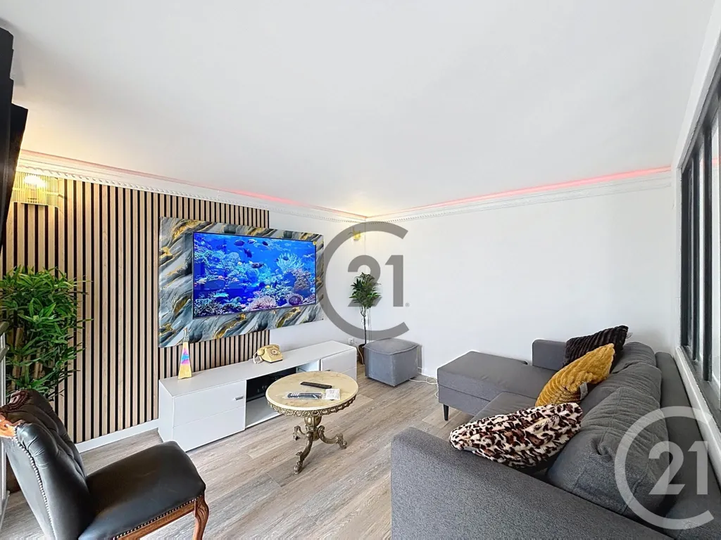 Séjour - Chambre en Colocation Rénovée avec Balcon à Le Mée-sur-Seine