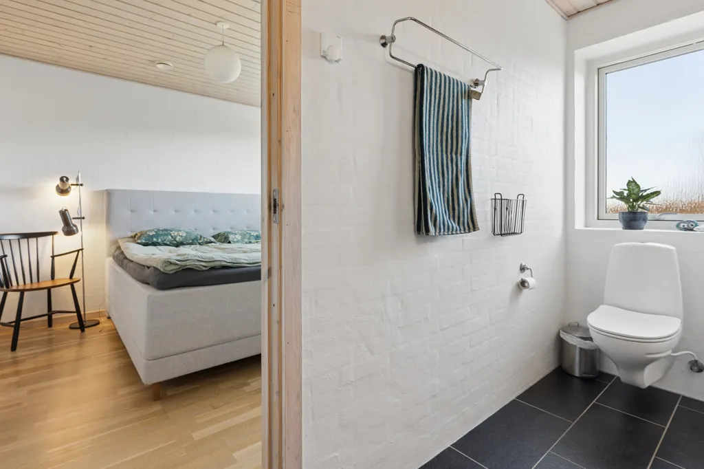 Magamistoad - Two-Bedroom Villa with Carport in Bjert