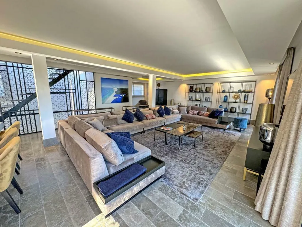 Living Room - 1950s Villa with Sea View in Cap d'Antibes