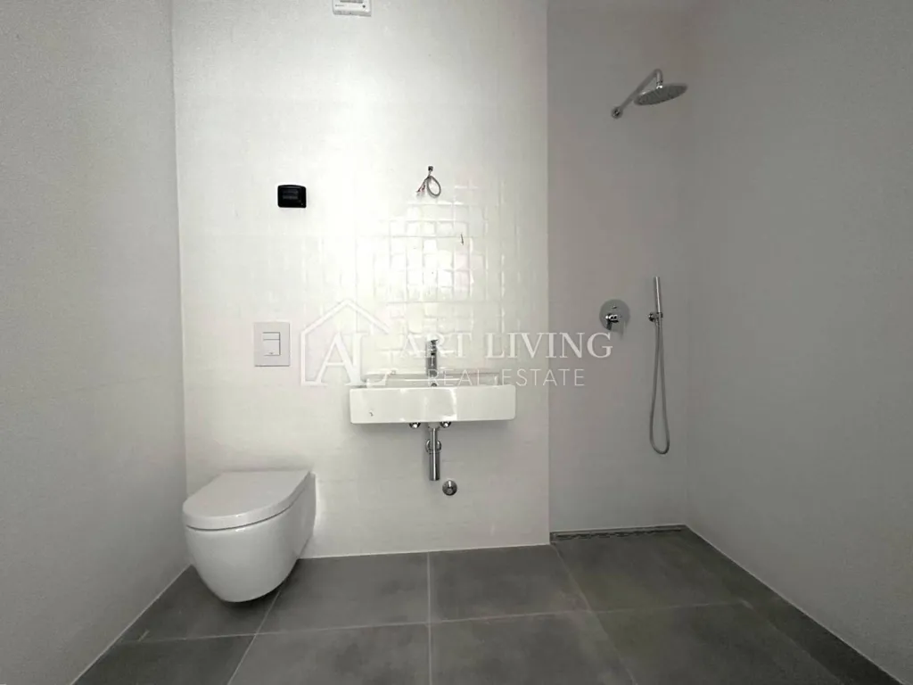 Vannitoad - Modern Studio with Balcony in Umag Centre