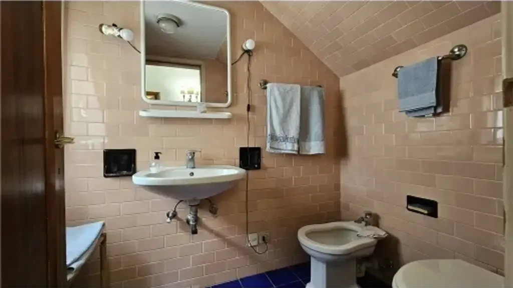 Vannitoad - Triplex Villa with Garden in Empoli