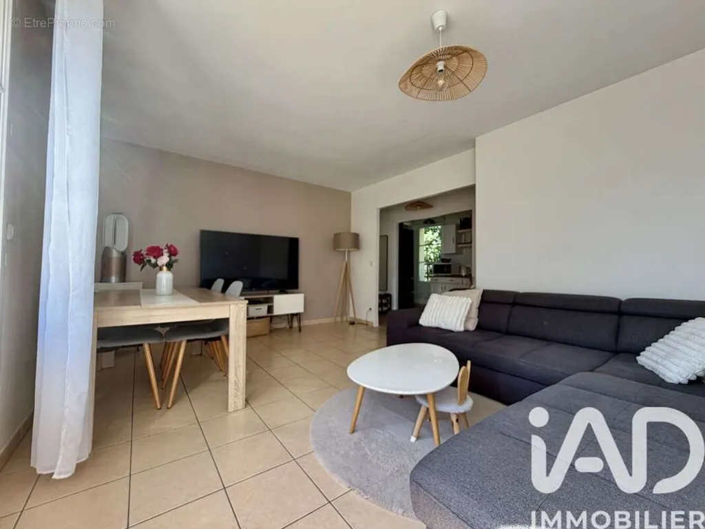 Duplex with Terraces in D'Huison-Longueville