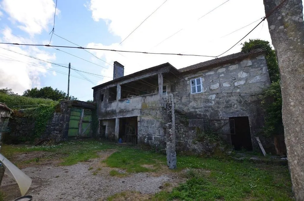Välivaade - Stone Cottage for Renovation in Gondomar
