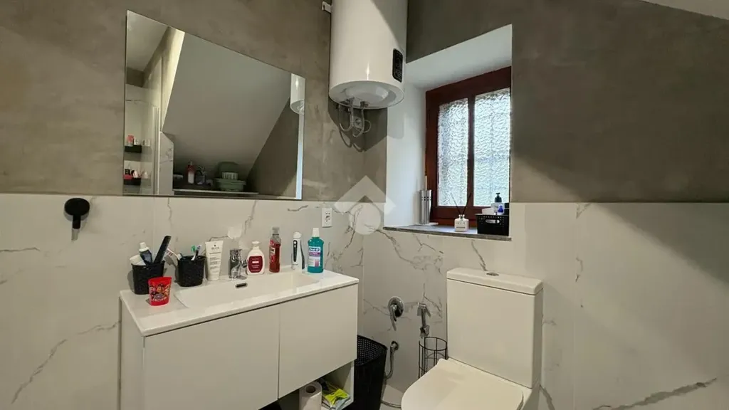 Vannitoad - Semi-Independent House with Private Courtyard in Caravino