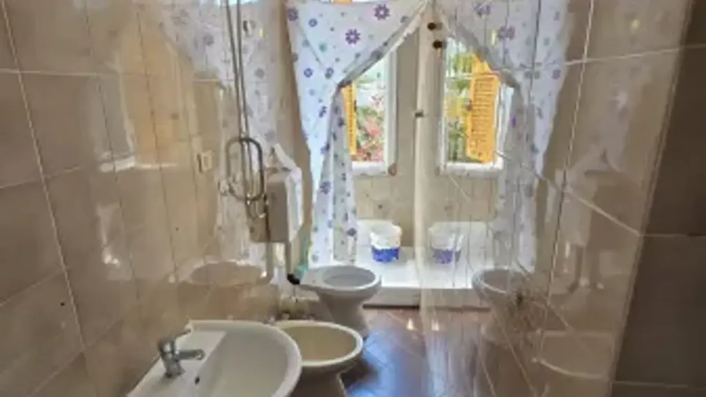 Salles de bain - 4-Bedroom Apartment in Sestri Ponente