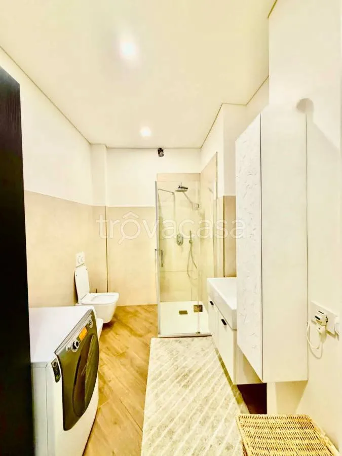 Salles de bain - Rustic Apartment with Terrace in Saluzzo