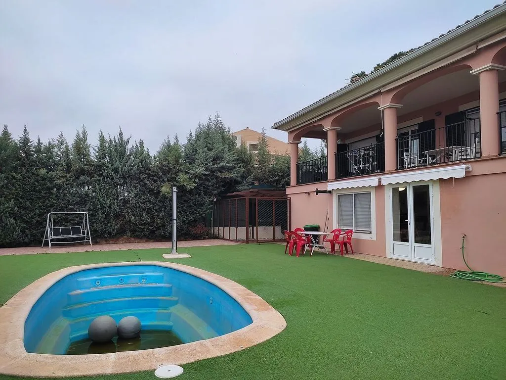 Piscine - Chalet with Pool and Terrace in Badajoz
