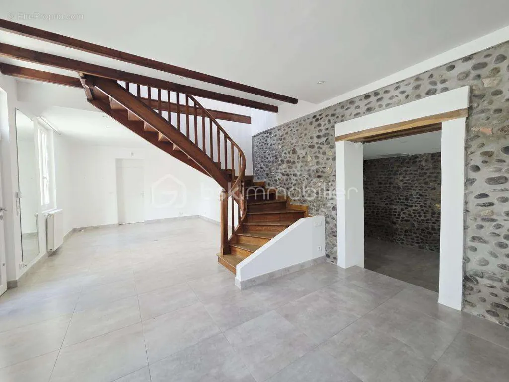 Séjour - Appartement 7 pièces à Salies-De-Bearn