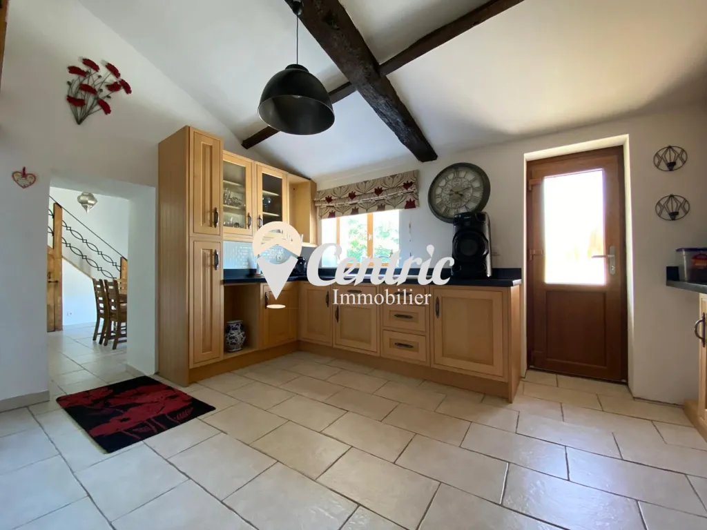 Cucina - Charming 6-Piece House with Garden in Clesse