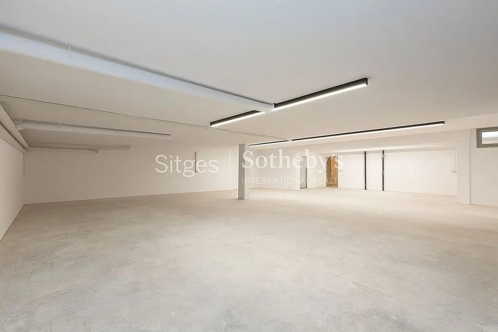 Garage - Luxury Detached House with Rooftop Terrace in Sitges