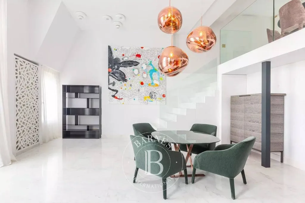 Dining Room - Luxury Duplex with East-West View in Paris 7th