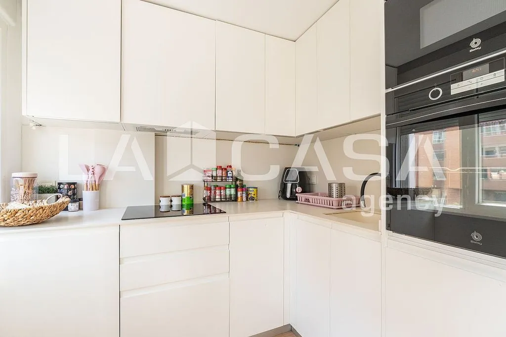 Cuisine - Student-Friendly Flat with East View in La Vega Baixa