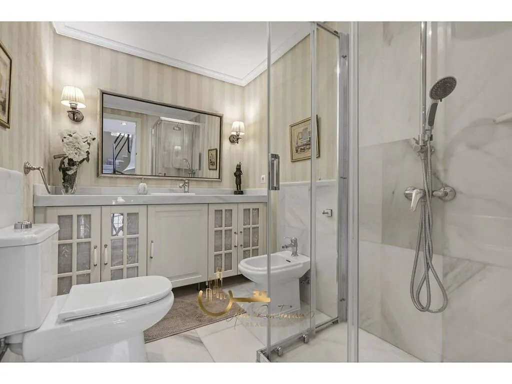 Salles de bain - Renovated Chalet with Garden in Simón Verde