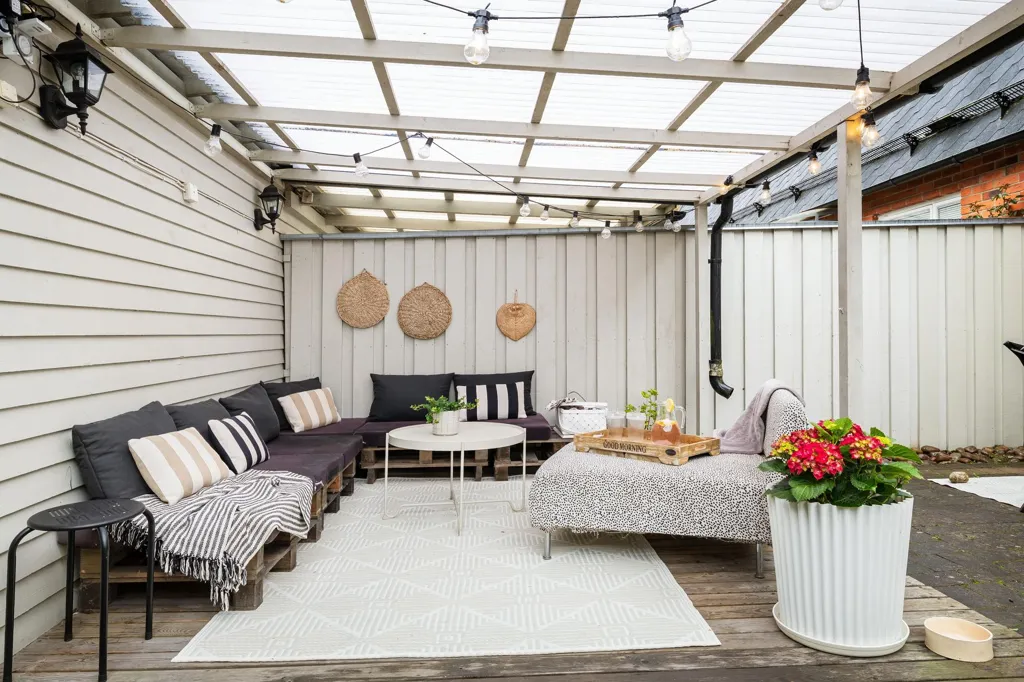 Terrasse - Terraced House with Private Courtyard in Stenkulla