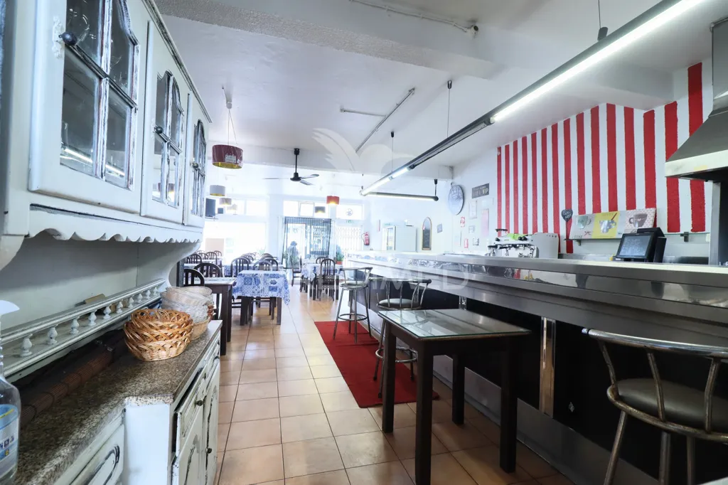 Toad - Churrasqueira with Seating in Valadares