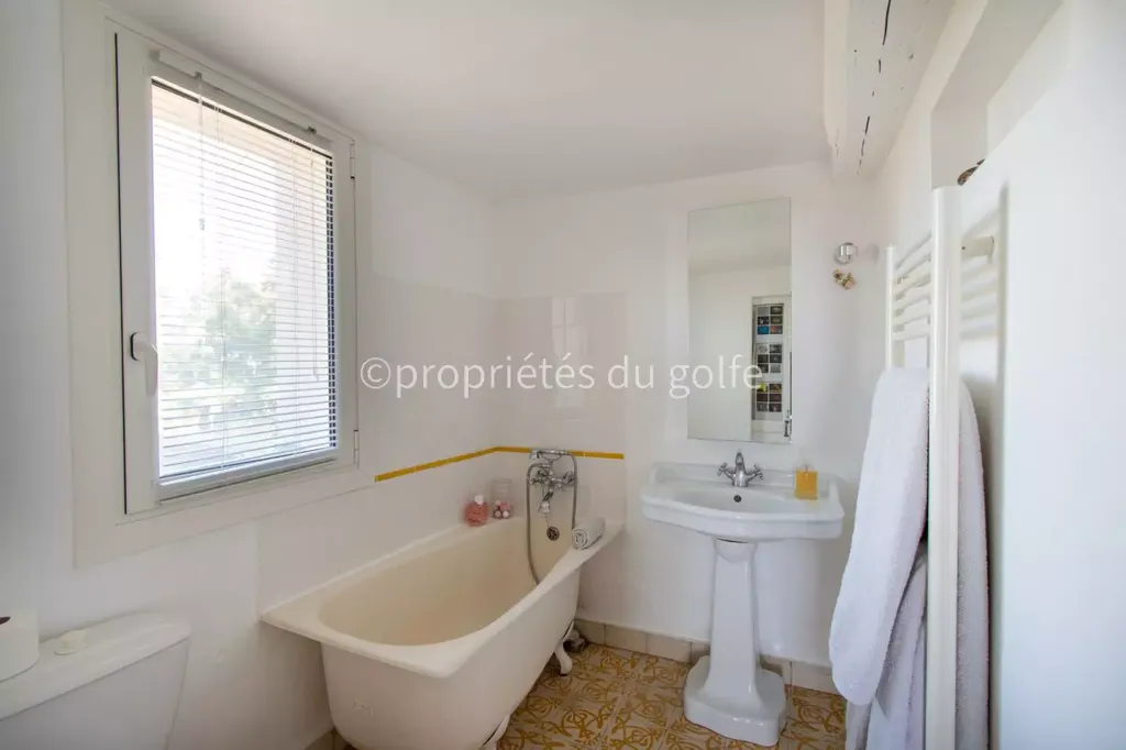 Bathrooms - Villa with Panoramic Sea View in Sète