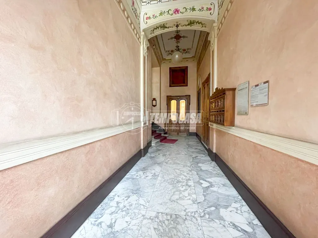 Hallway - Signorile Apartment with Four Balconies in Crocetta