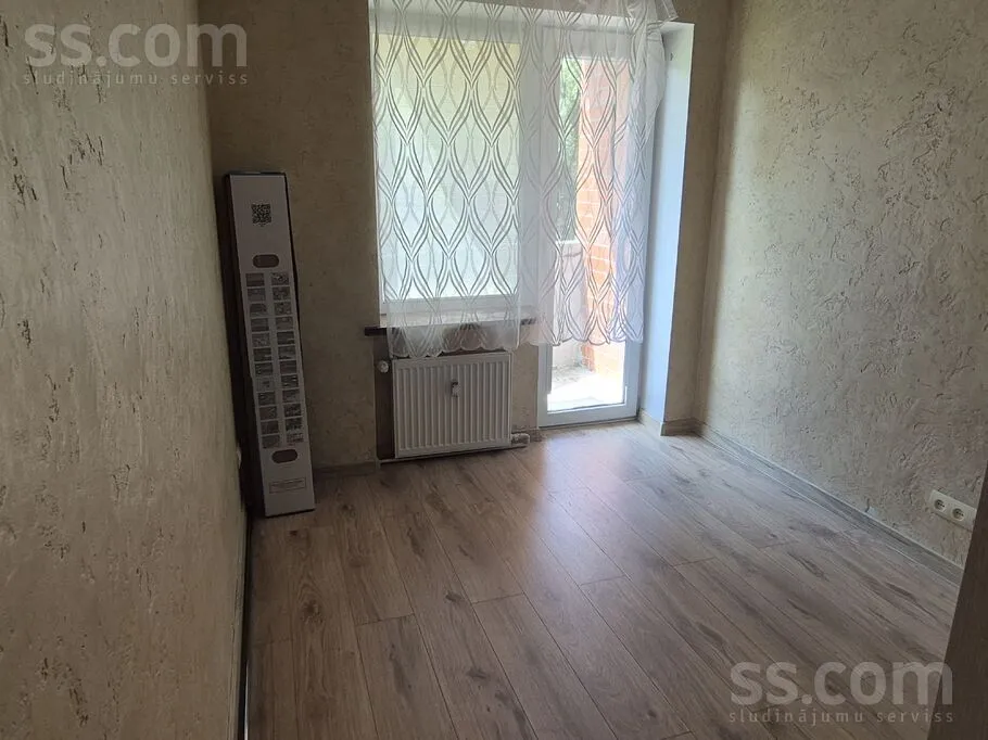 Toad - 3-Bedroom Flat with Balcony in Jaunmārupe