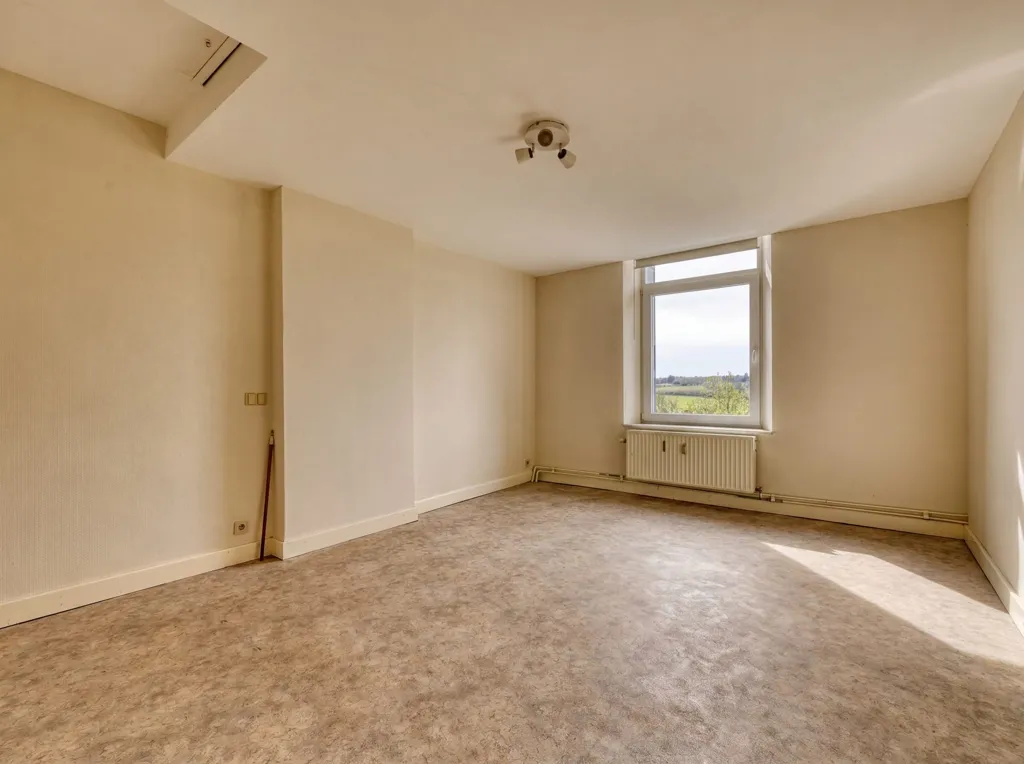 Pièces - Appartement Lumineux avec Ascenseur à Paliseul
