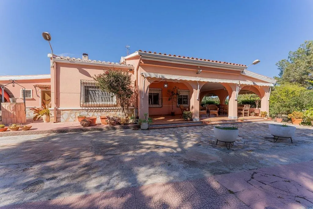 Välivaade - Chalet with Pool in El Altet