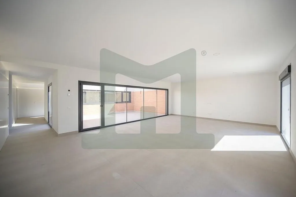 Toad - Modern Detached House with Pool in Griñón