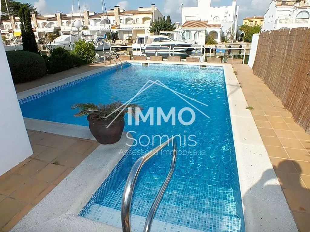 Piscine - Luxury Villa with Mooring in Roses
