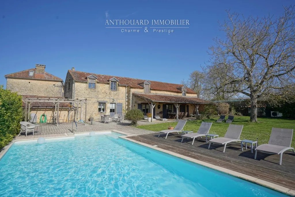 Bassein - Rustic Stone Farmhouse with Pool in Périgord