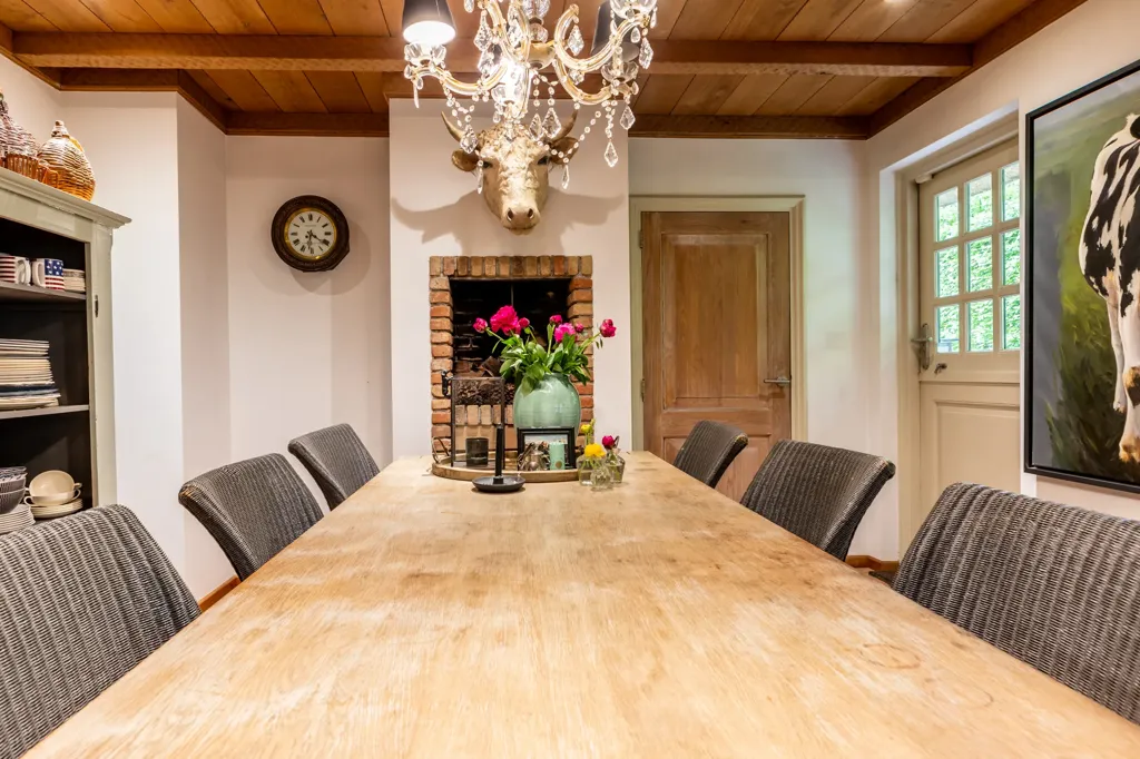 Salle à manger - Luxury Villa with Jacuzzi in Oostvoorne