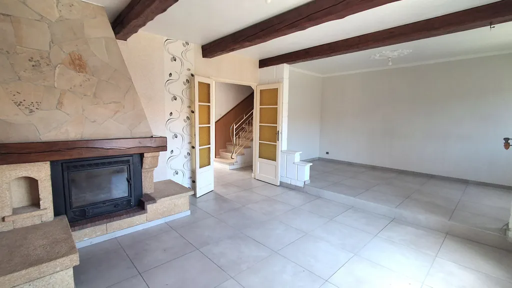 Elutuba - Semi-Detached House with Garage in Castor Isabella